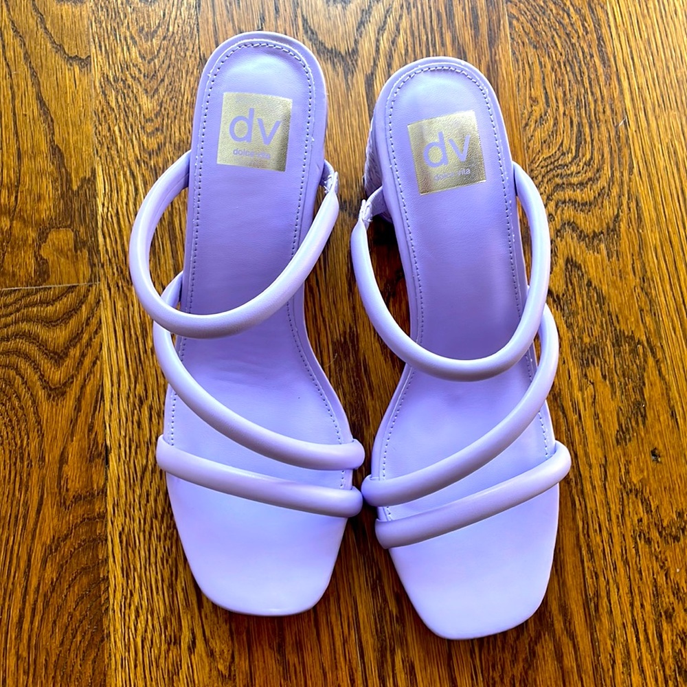 NWT Amethyst block heel sandal